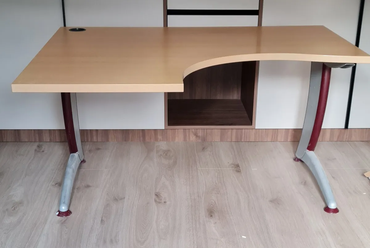 Desk - Image 3