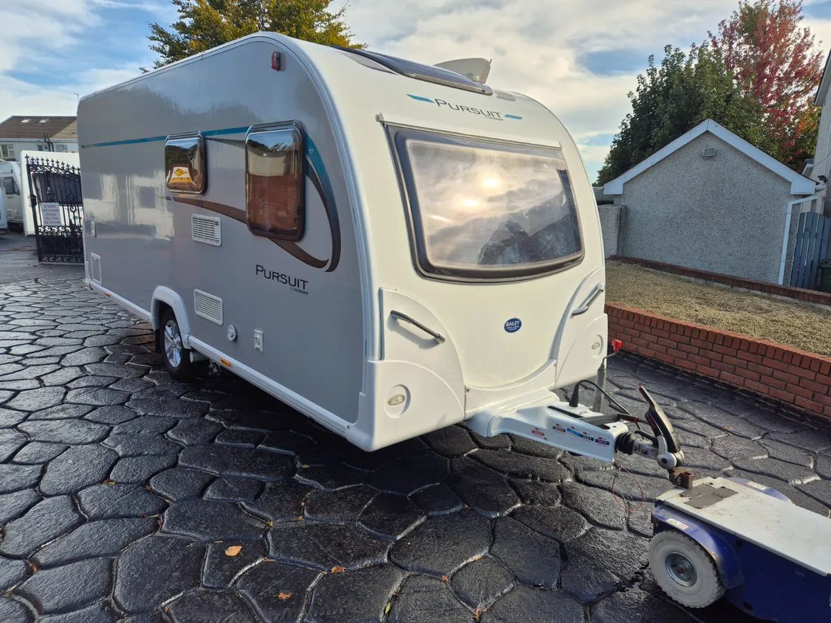 2015  Fixed  Bed  Bailey  Pursuit  430/4 - Image 2