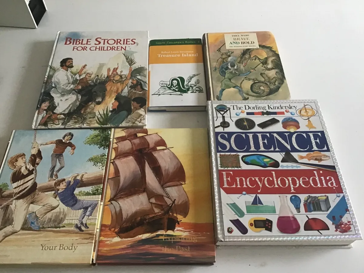 Cds books and games - Image 1