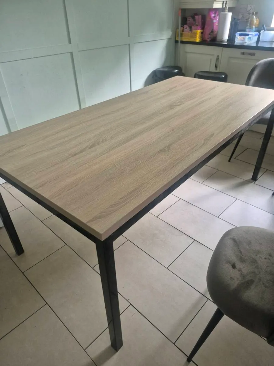 Kitchen table - Image 2