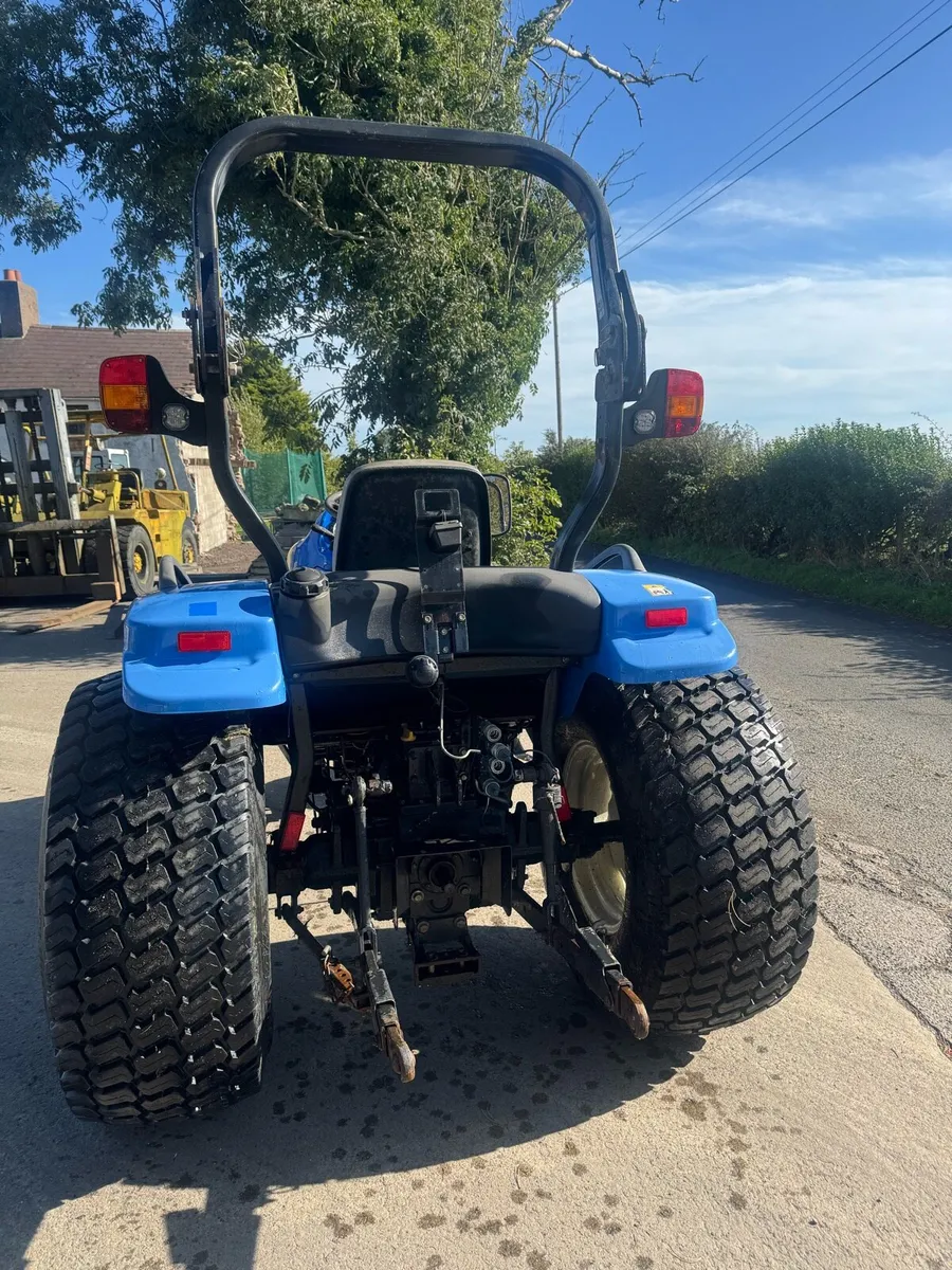 New Holland Compact Tractor - Image 4