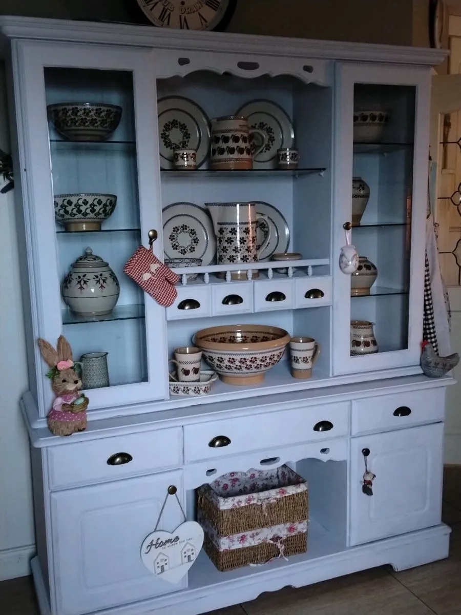 Solid kitchen dresser delivery arranged - Image 2