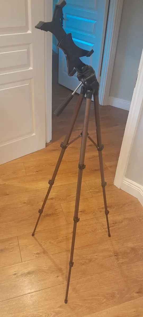 Tripod for phone and IPad - Image 1