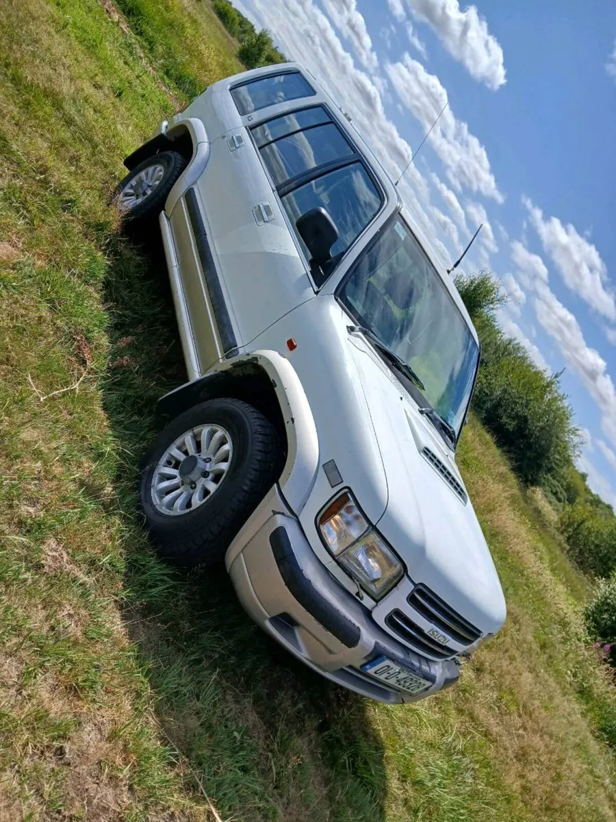 Isuzu trooper 3.0 diesel commercial - Image 3