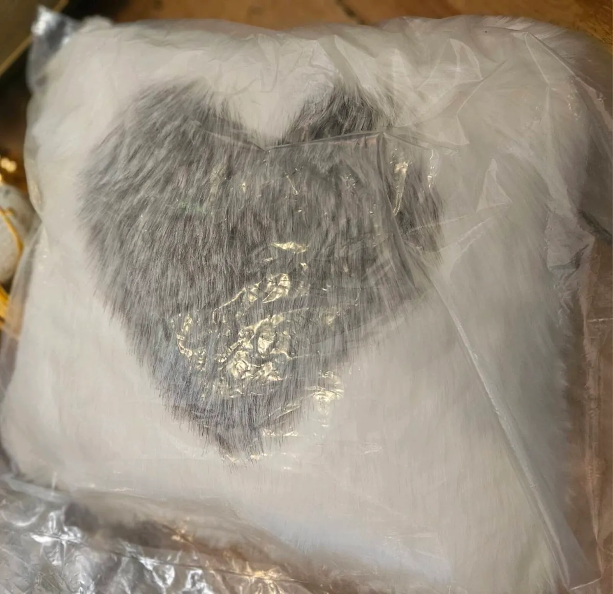 5 Cushions - Image 2