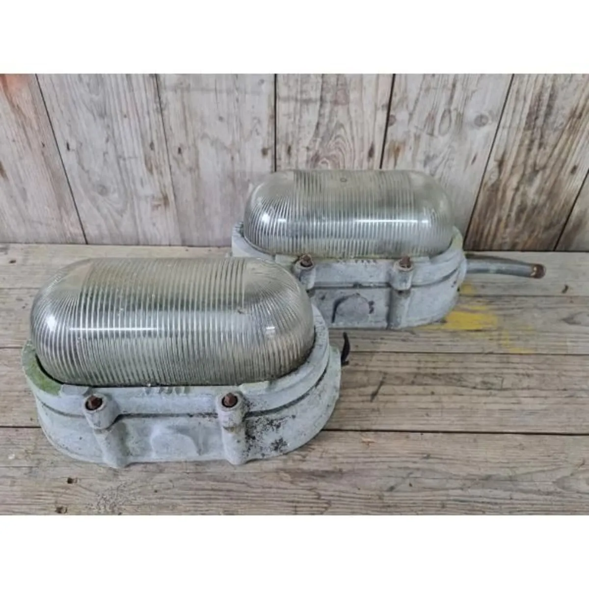 Bulkhead Light Pair KAS1291 - Image 1