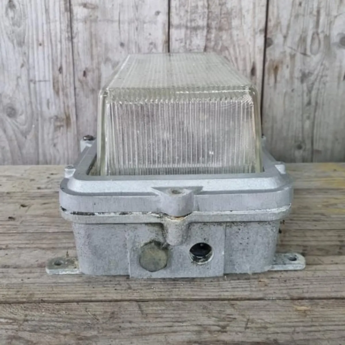 Bulkhead Light Single KAS1292 - Image 3