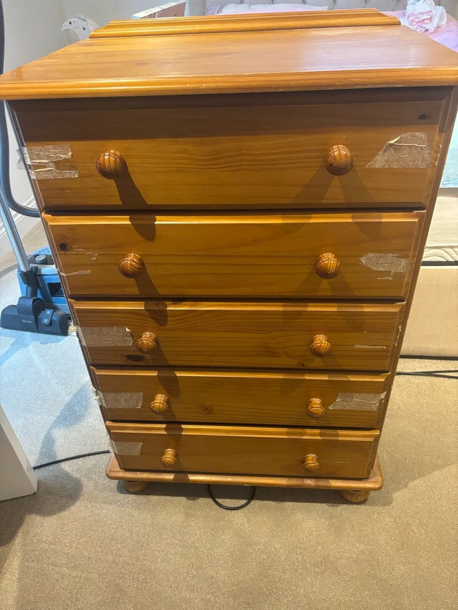 Chest of drawers - Image 1
