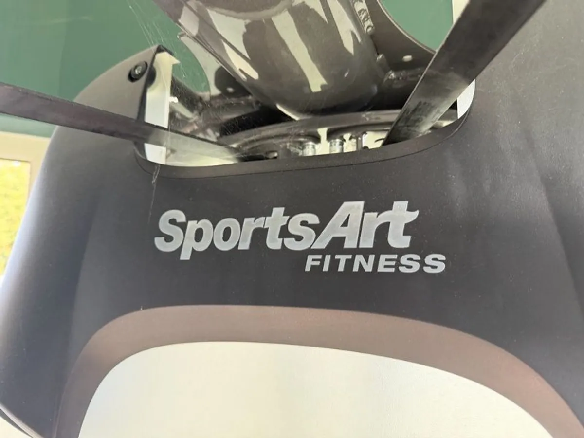 SportsArt S922 Status Pec Fly/Rear Delt - Image 1