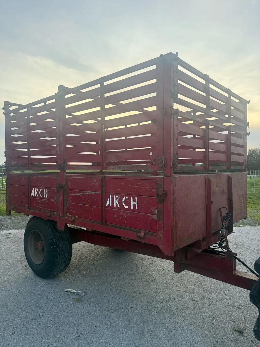 11x7 Arch tipping trailer - Image 2