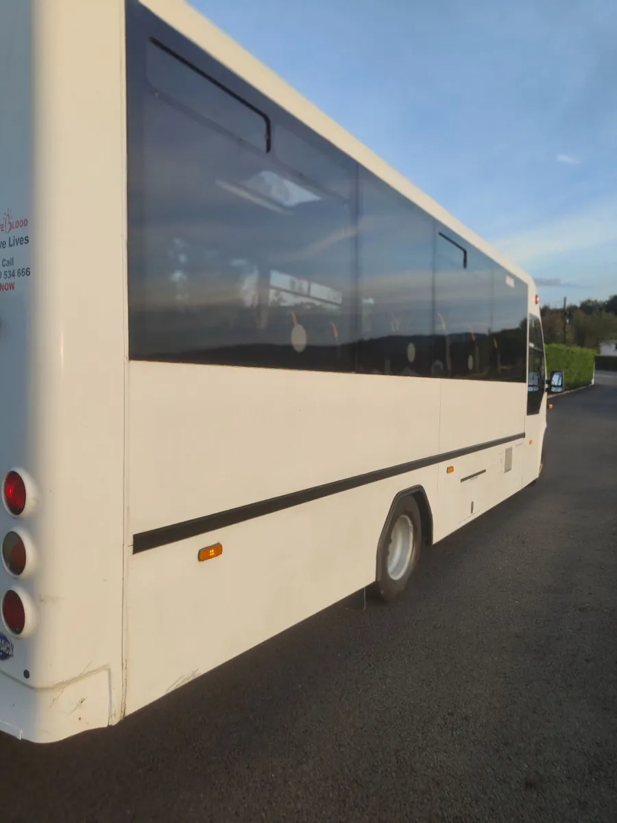 ***2015 34 Seater Iveco*** - Image 2