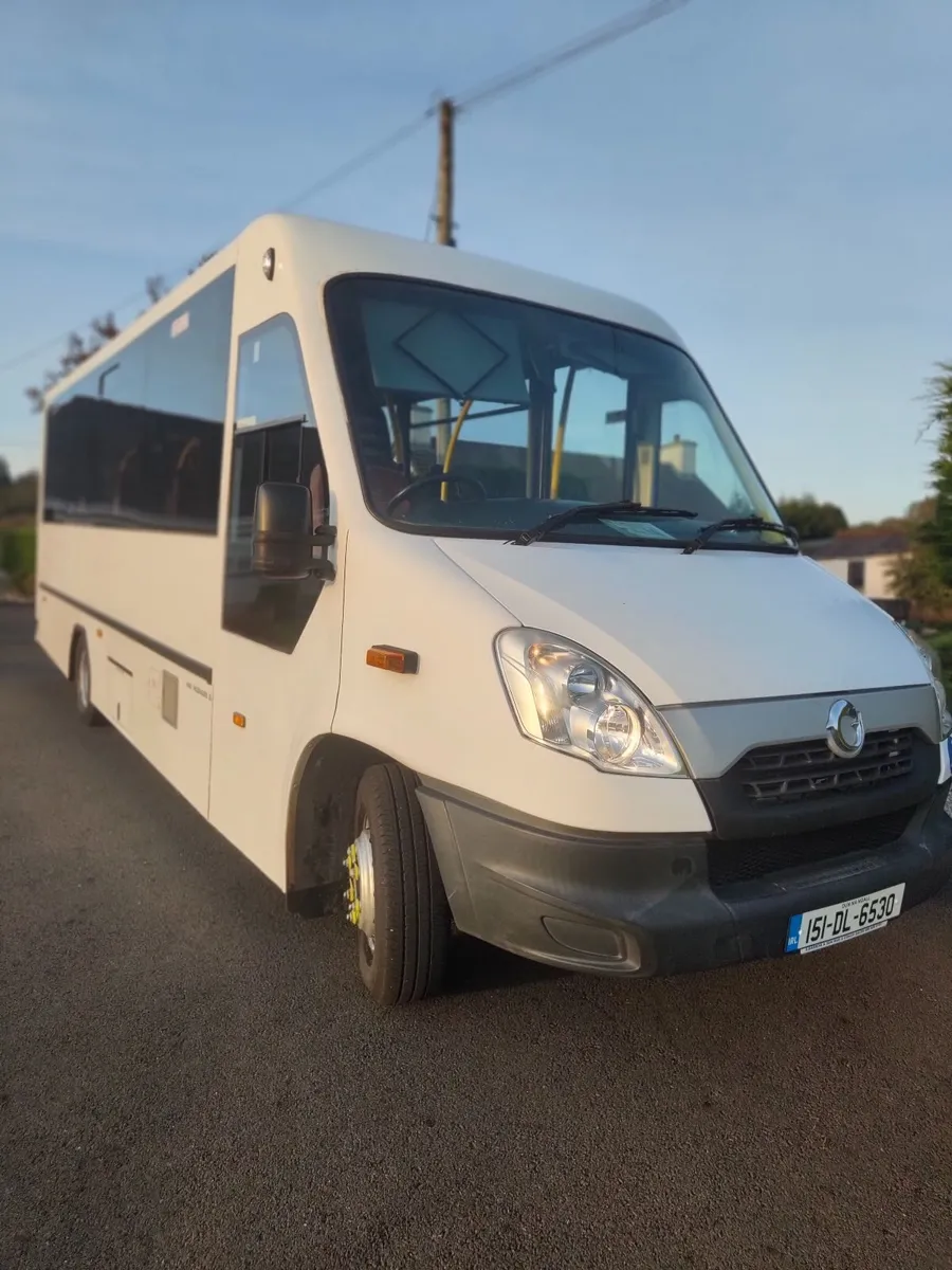 ***2015 34 Seater Iveco*** - Image 1