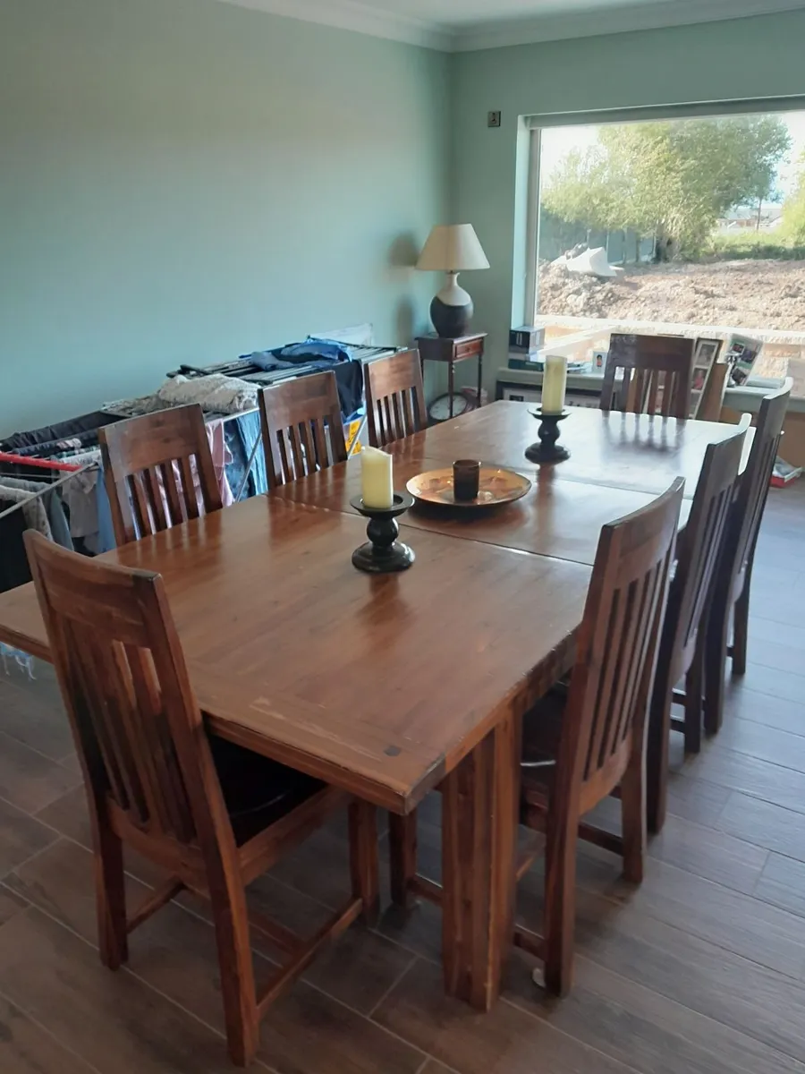Dining table - Image 1