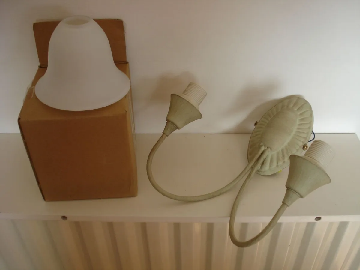 NEW VIERA DOUBLE WALL LIGHT. - Image 2