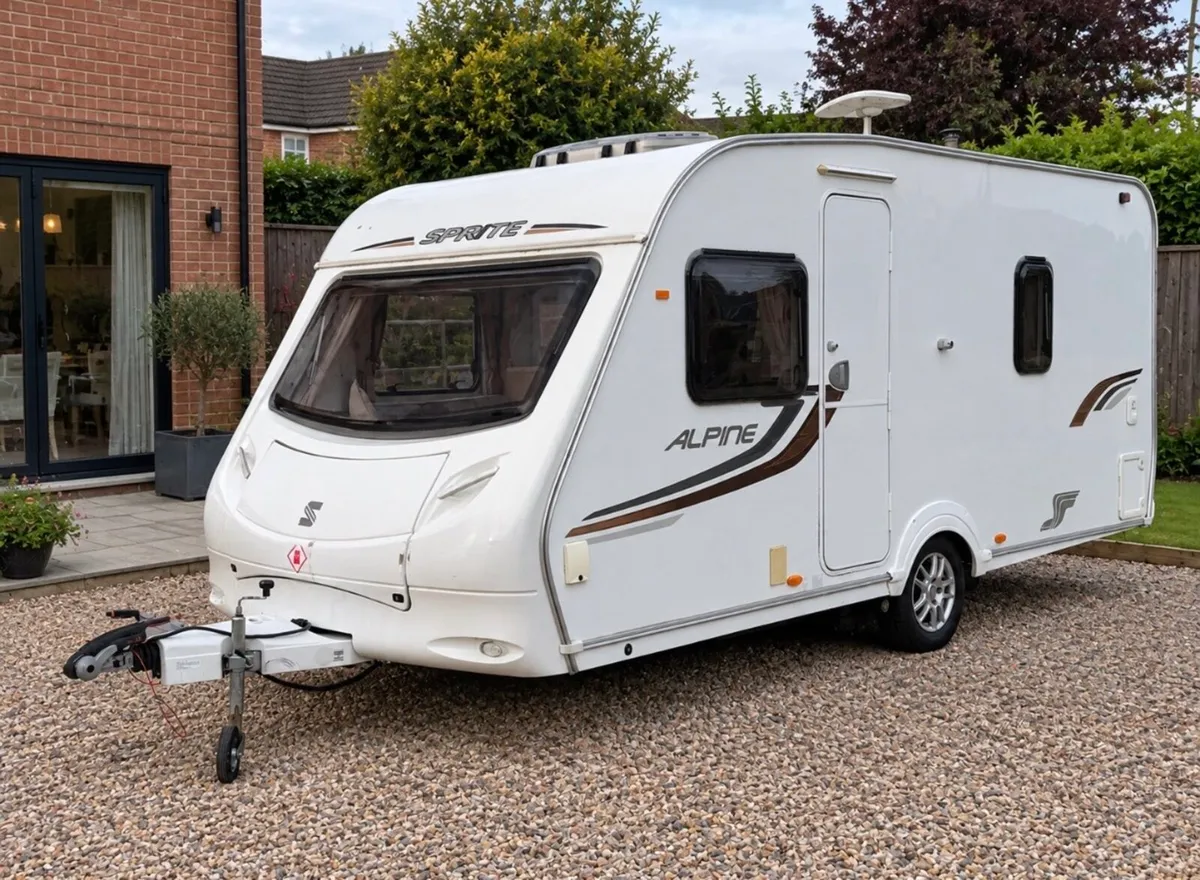 4 beth caravan for sale - Image 1