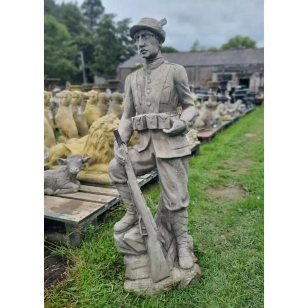 Hunter Statue GL LS064 - Image 1