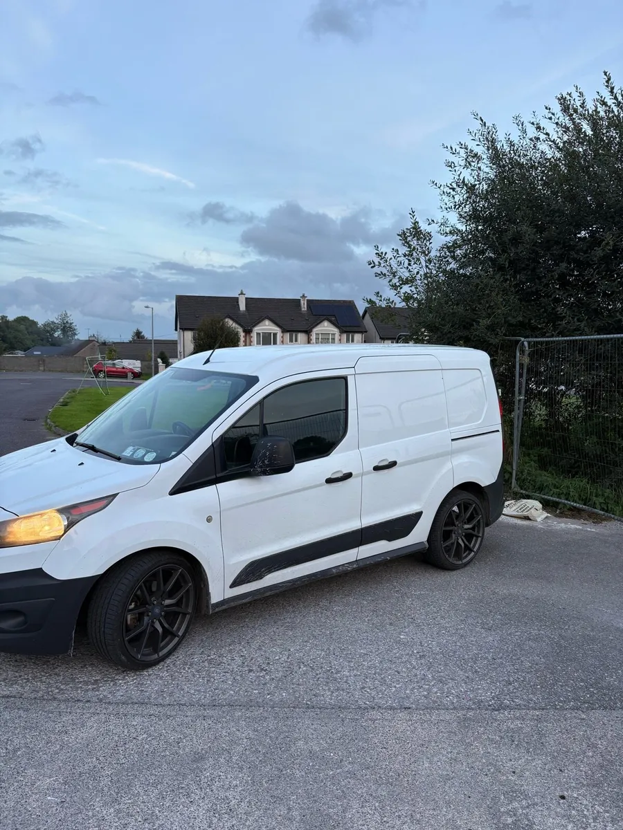 Ford Transit Connect - Image 3
