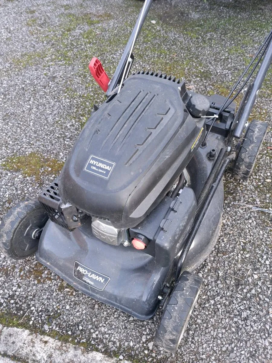 Hyundai lawnmower - Image 1