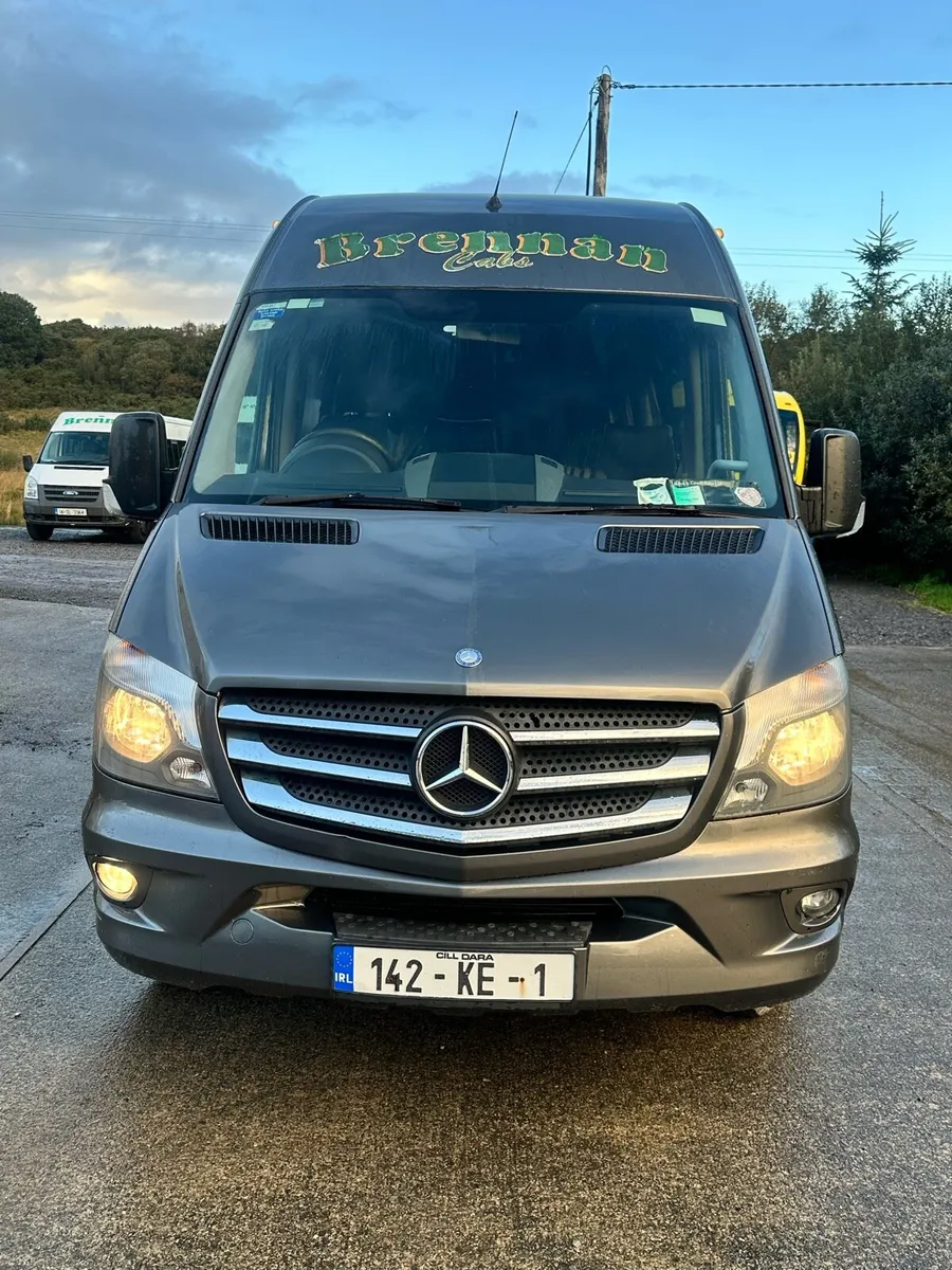 142 Mercedes Sprinter 19+1 - Image 1