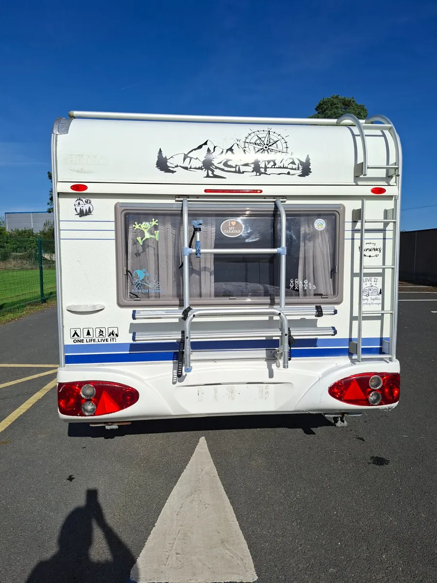 Hobby 6 berth fixed bunk bed caravan with awning - Image 3