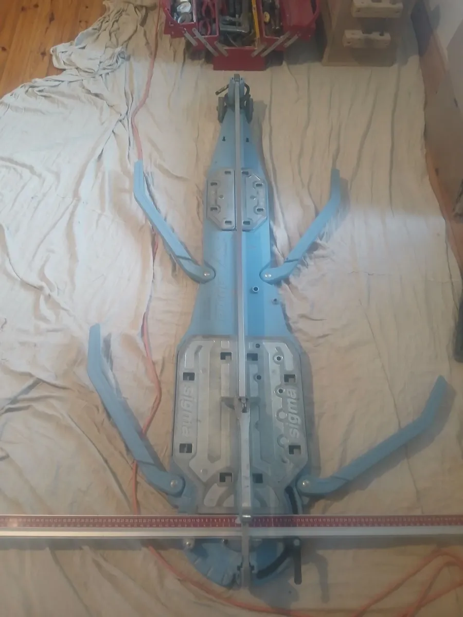 Tile cutter - Image 1