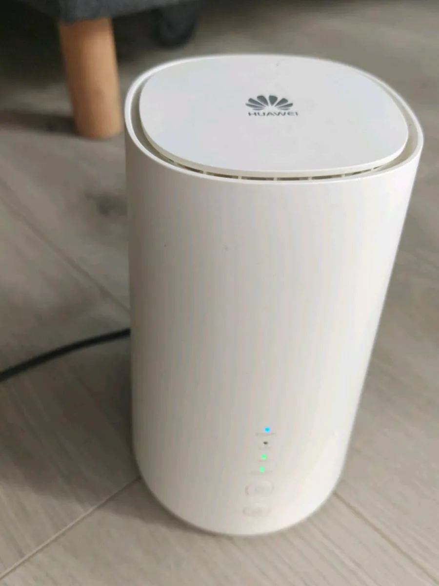 Huawei B528s-23a Unlocked 4G LTE Wi-Fi Router - Image 2