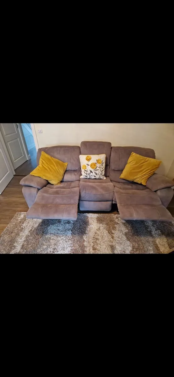 3 Seater reclining sofa - Image 2