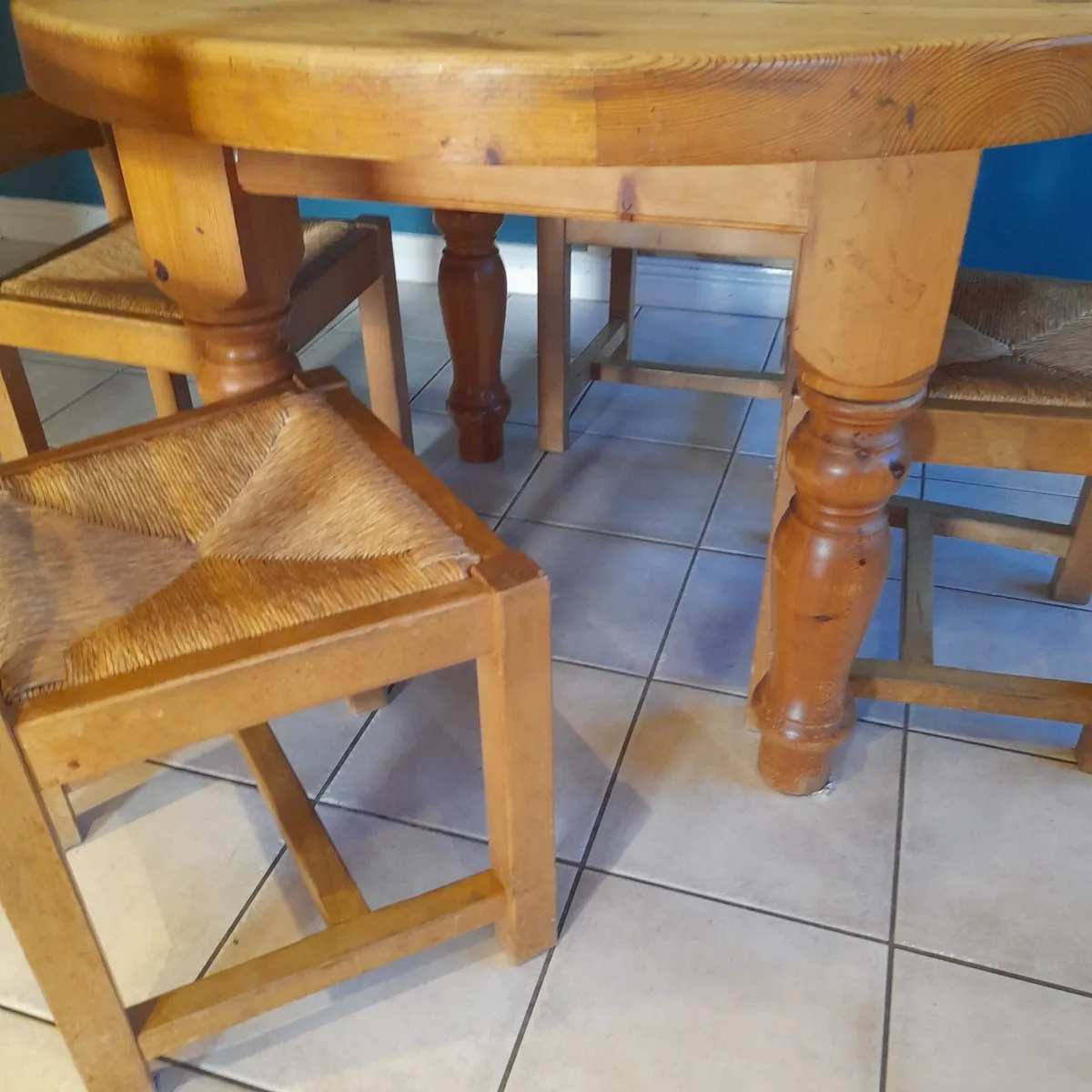 Dining room table and chairs - Image 2