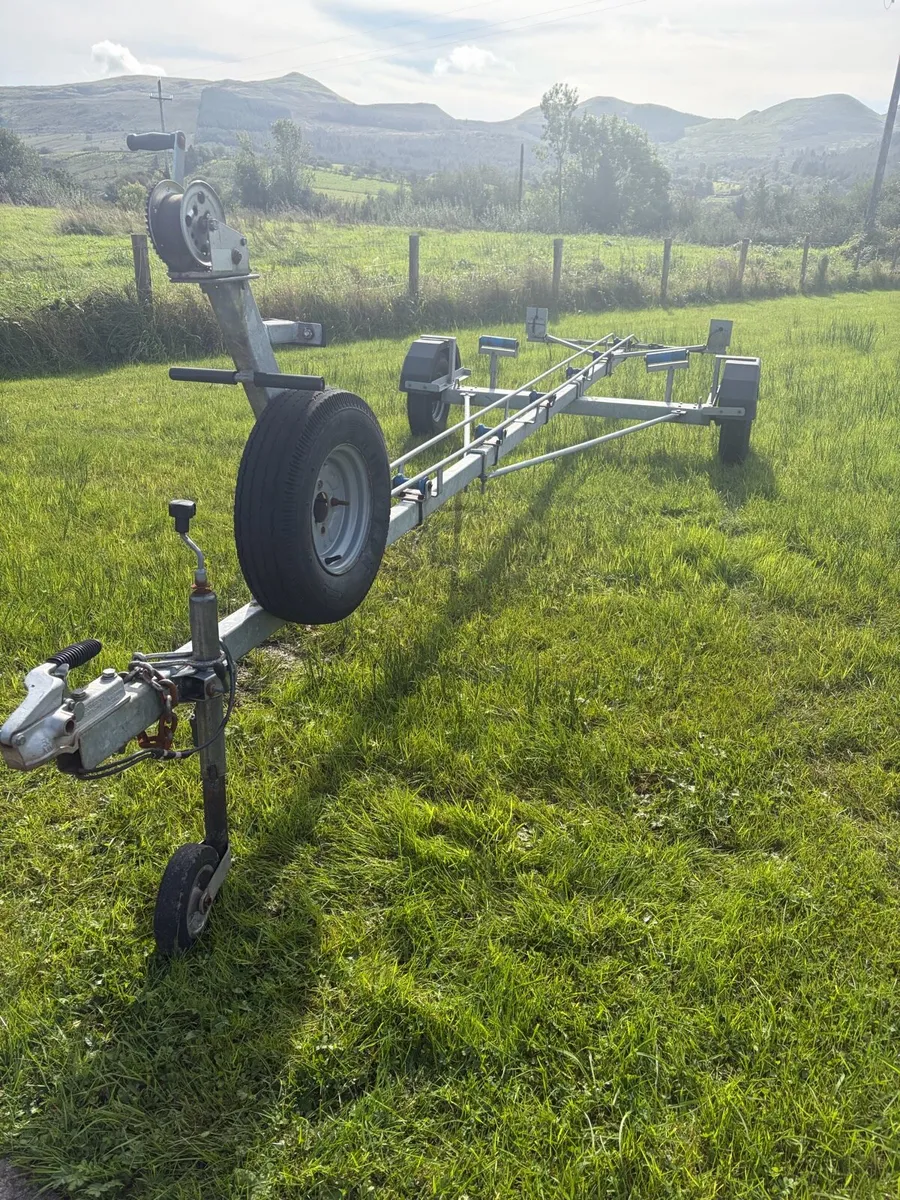 19ft fishing boat - Image 1