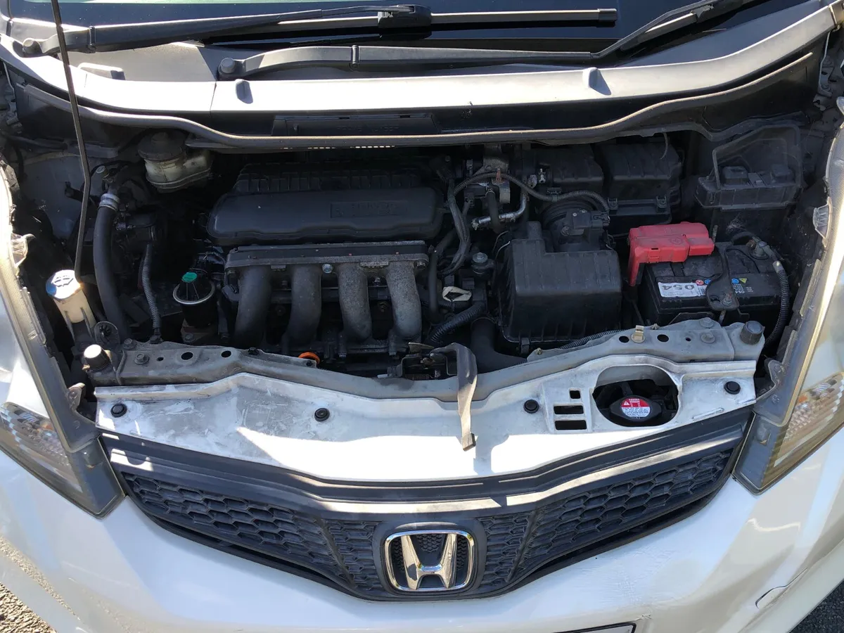 Honda Fit AUTOMATIC, NCT, PLEASE READ ADD - Image 3