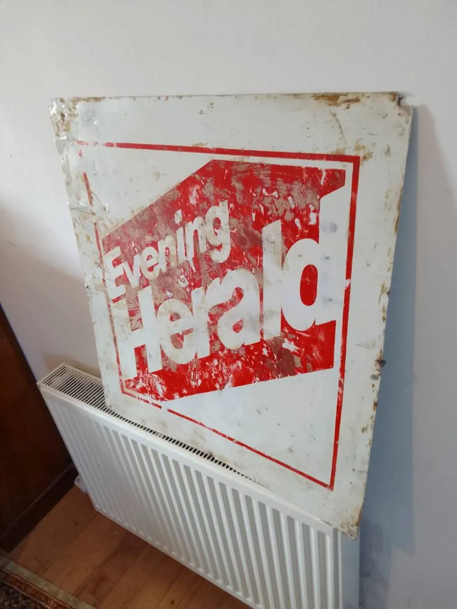 Vintage evening herald newsagent sign 70s - Image 1