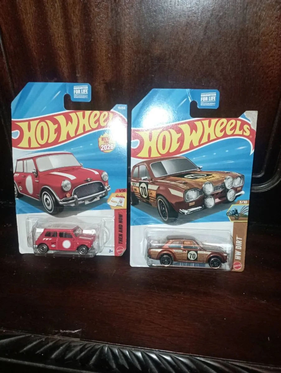 HOT WHEELS 70 FORD ESCORT + MINI COOPER S - Image 1