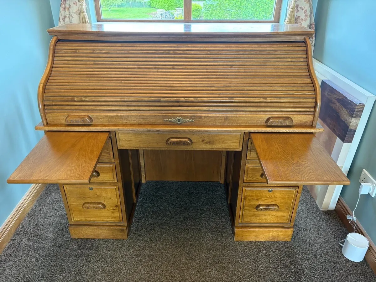 Desk - Image 2