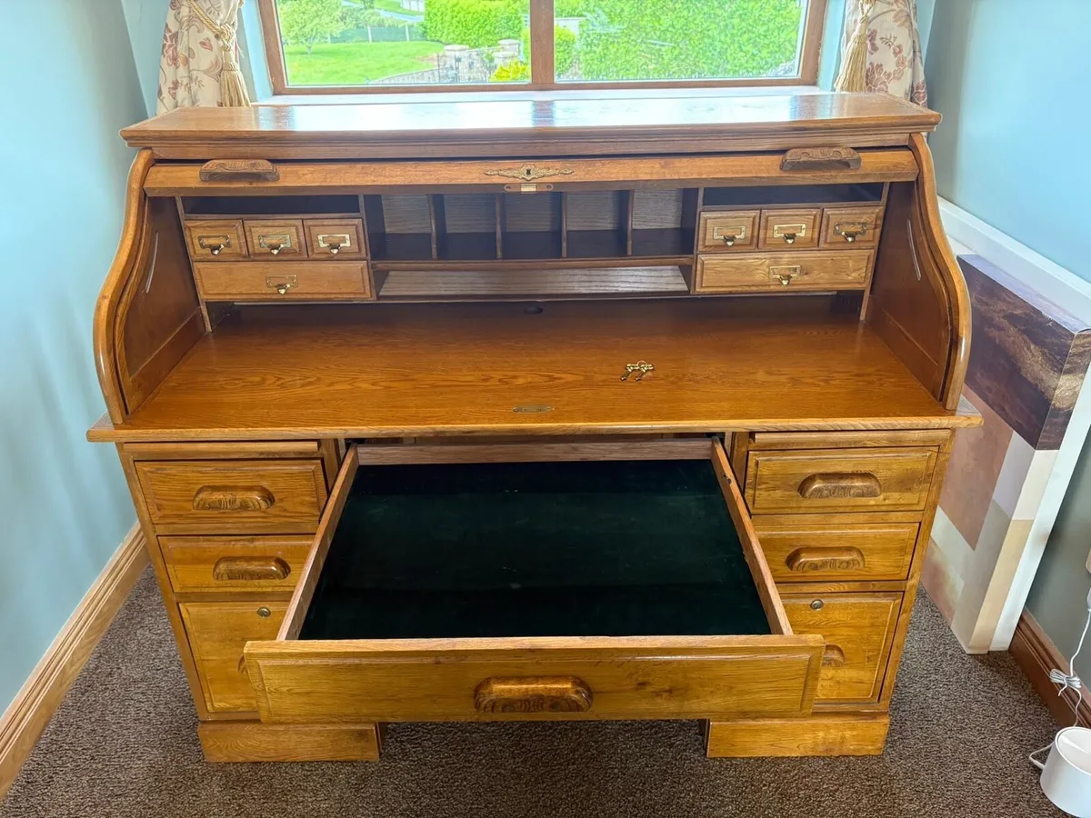 Desk - Image 4