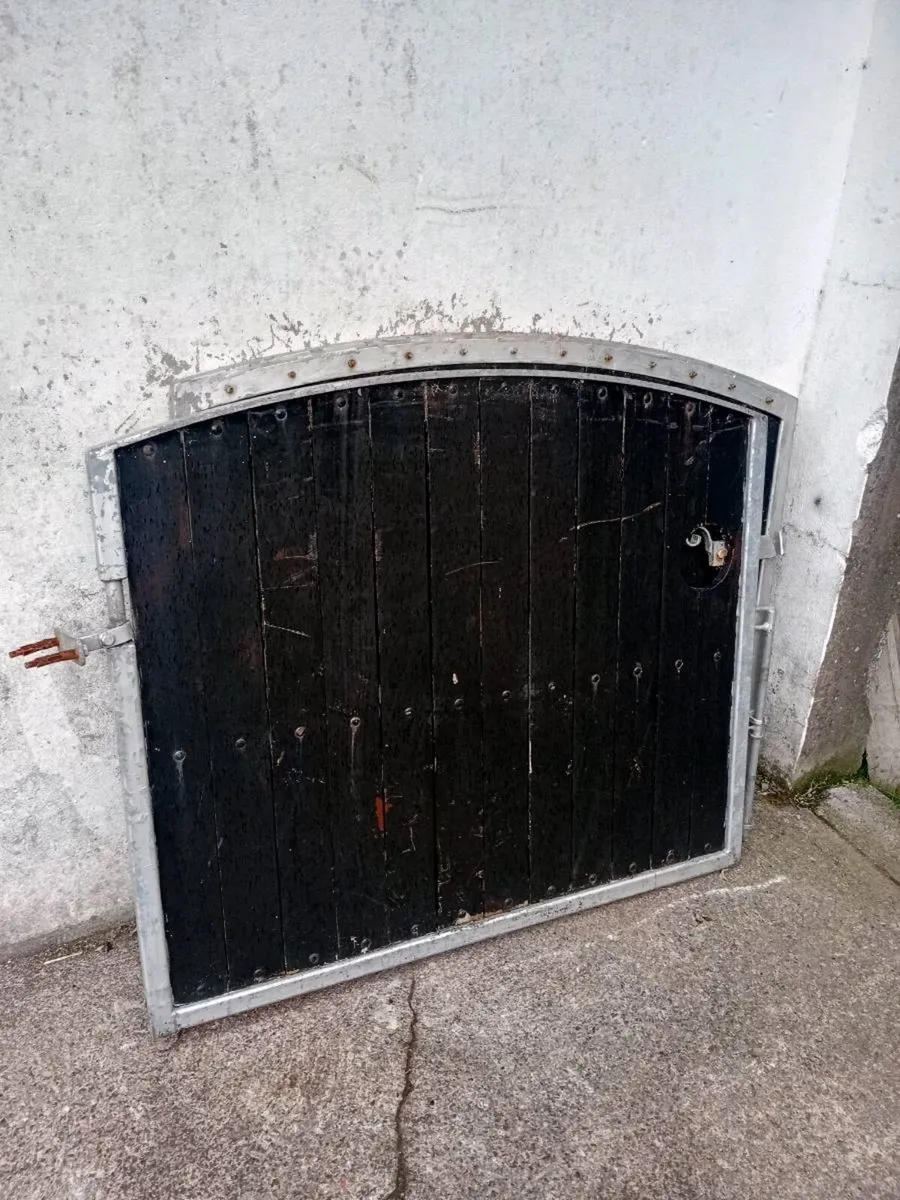 Steel gates - Image 1