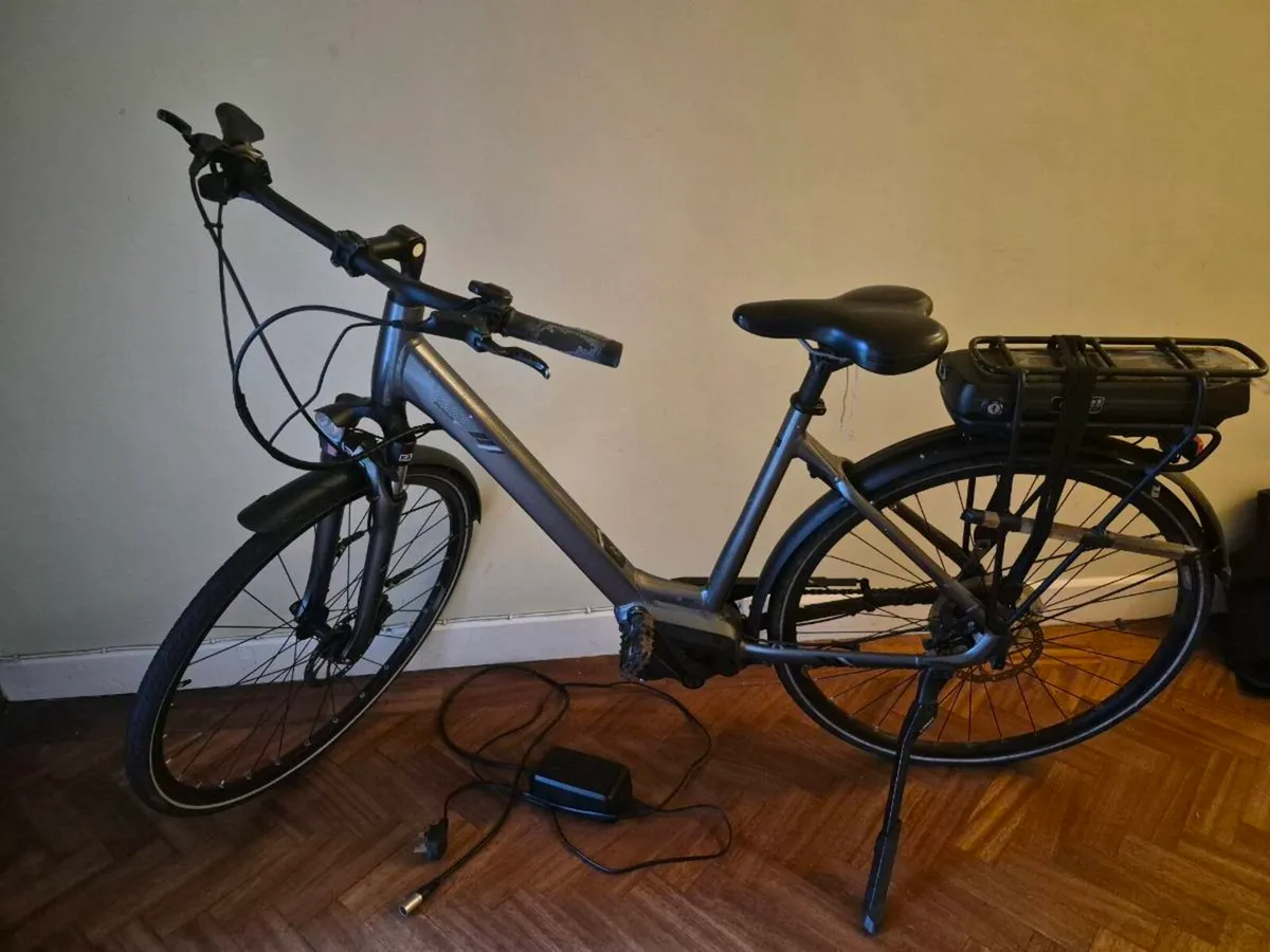 GIANT Electric Bike Hybrid - Image 1