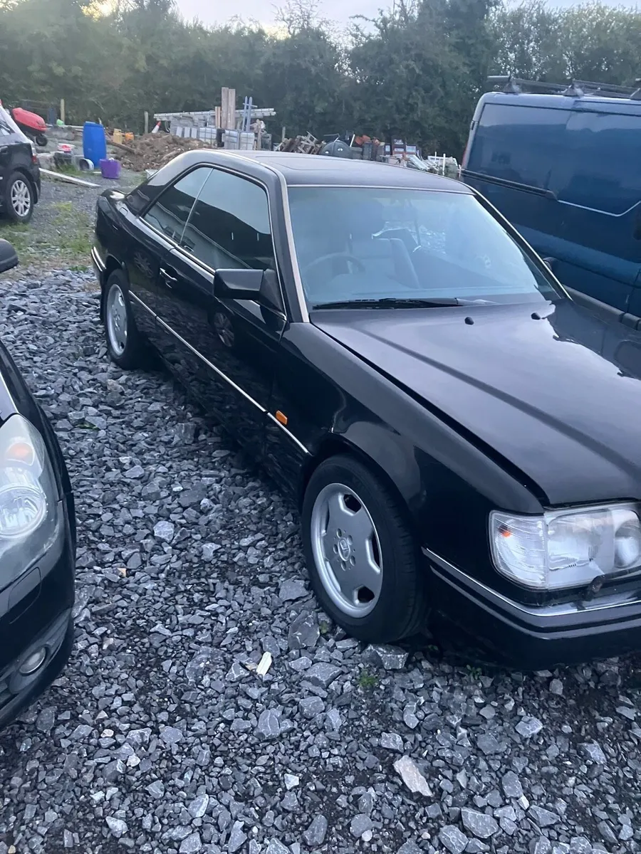 Mercedes - Image 2