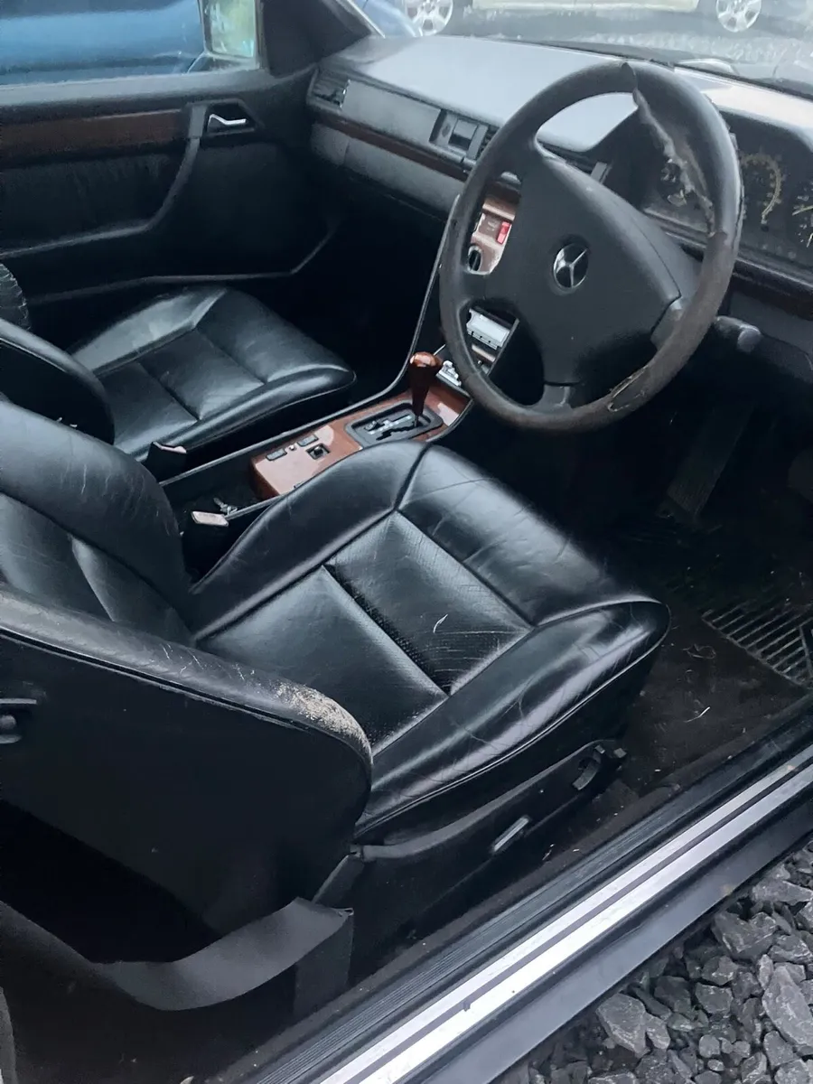 Mercedes - Image 3