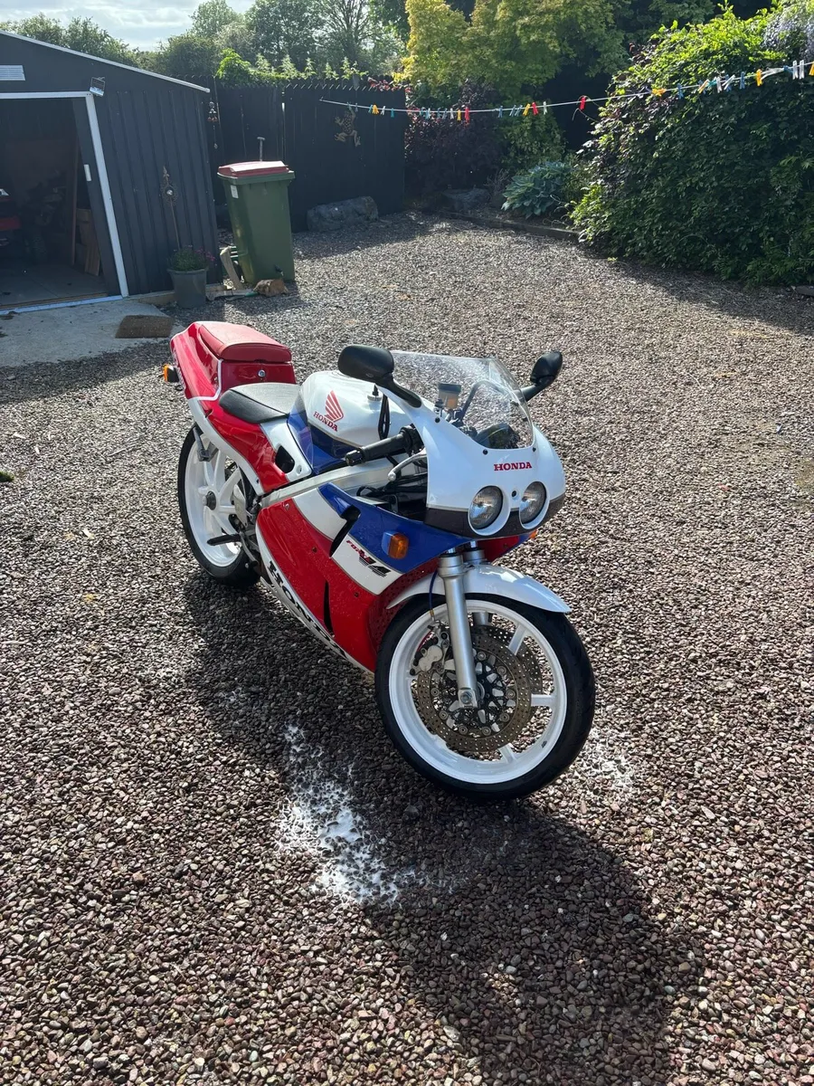1989 Honda vfr400 nc30( ring or text 0876615623) - Image 2