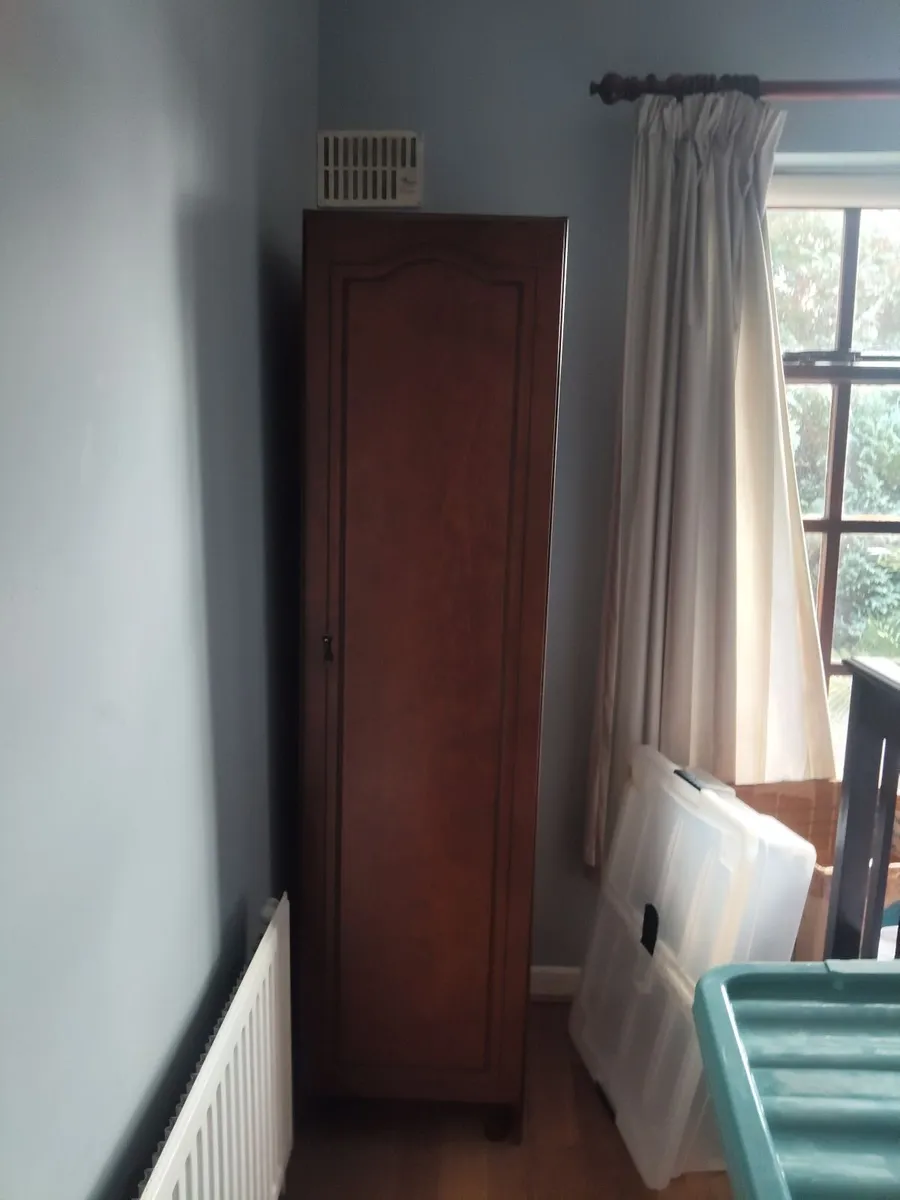 4 Wardrobes chest  of drawers & a single bed - Image 4