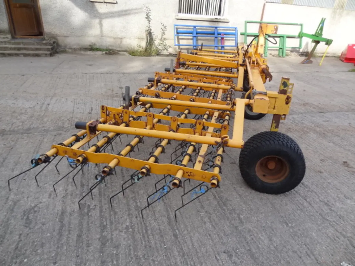 6 Metre Hydraulic Folding Tine Grass Harrow - Image 4