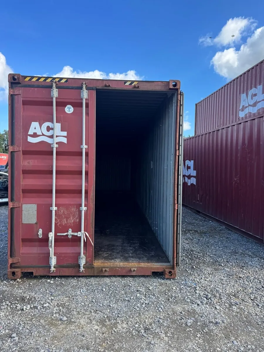 40ft High Cube Shipping Containers – €1,650 + VAT - Image 2