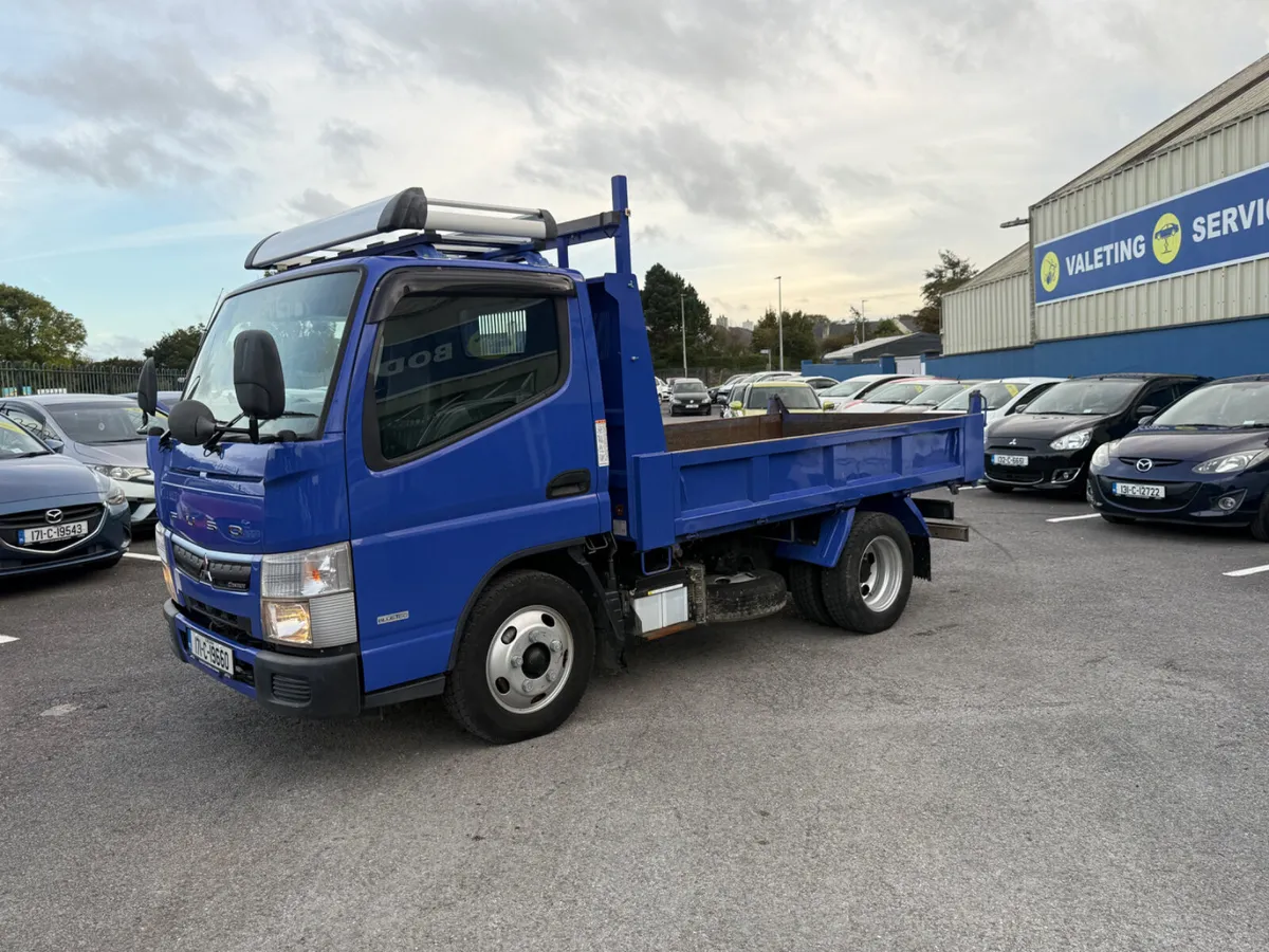 Immaculate Mitsubishi Canter Tipper Manual. - Image 4
