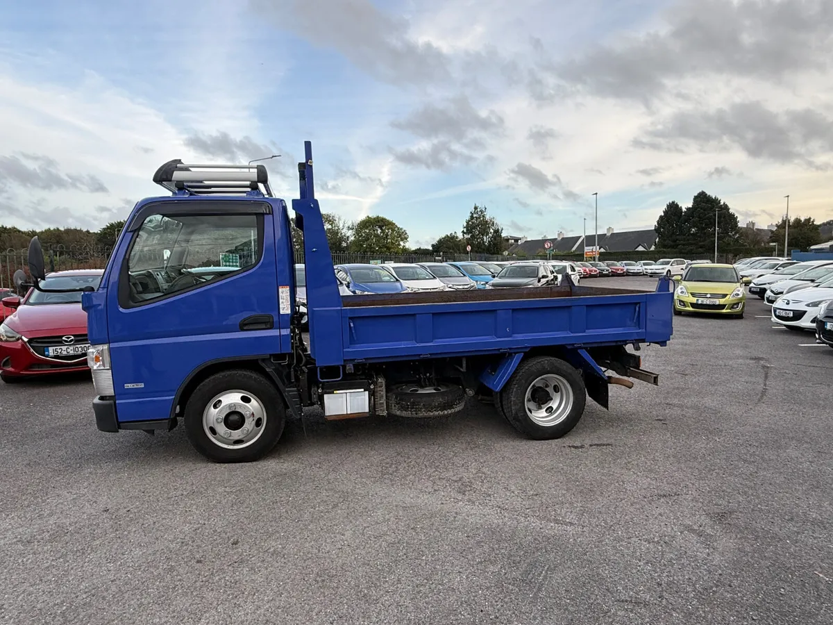Immaculate Mitsubishi Canter Tipper Manual. - Image 3
