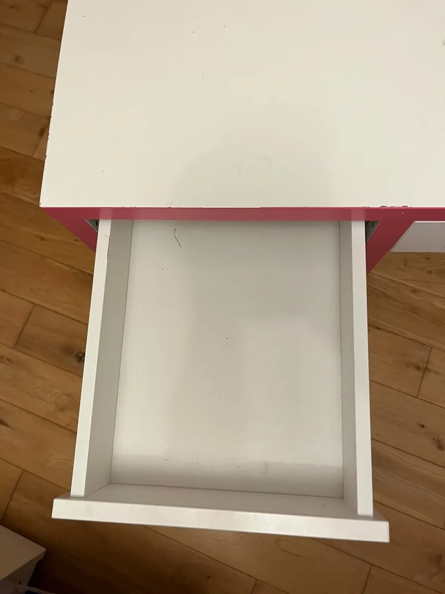Children's desk for free - Image 4