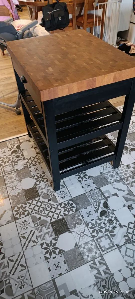 Kitchen island - Image 2