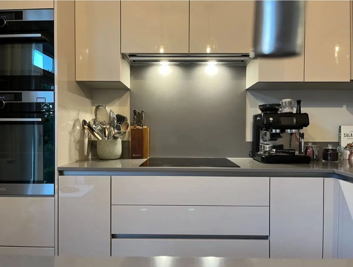 KUBE Modern High-Gloss Kitchen & AEG Appliances - Image 2