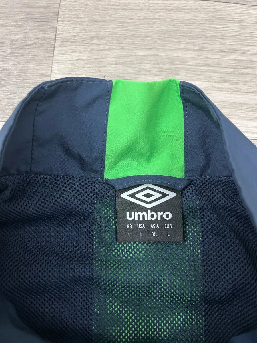 Umbro Ireland Football Track Jacket Mens Large - Image 4