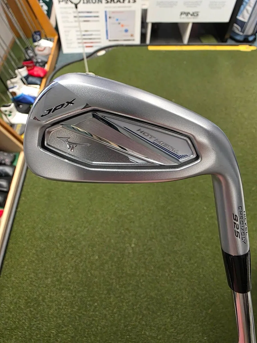 New Mizuno Jpx Hot Metal 925 Irons - Image 2