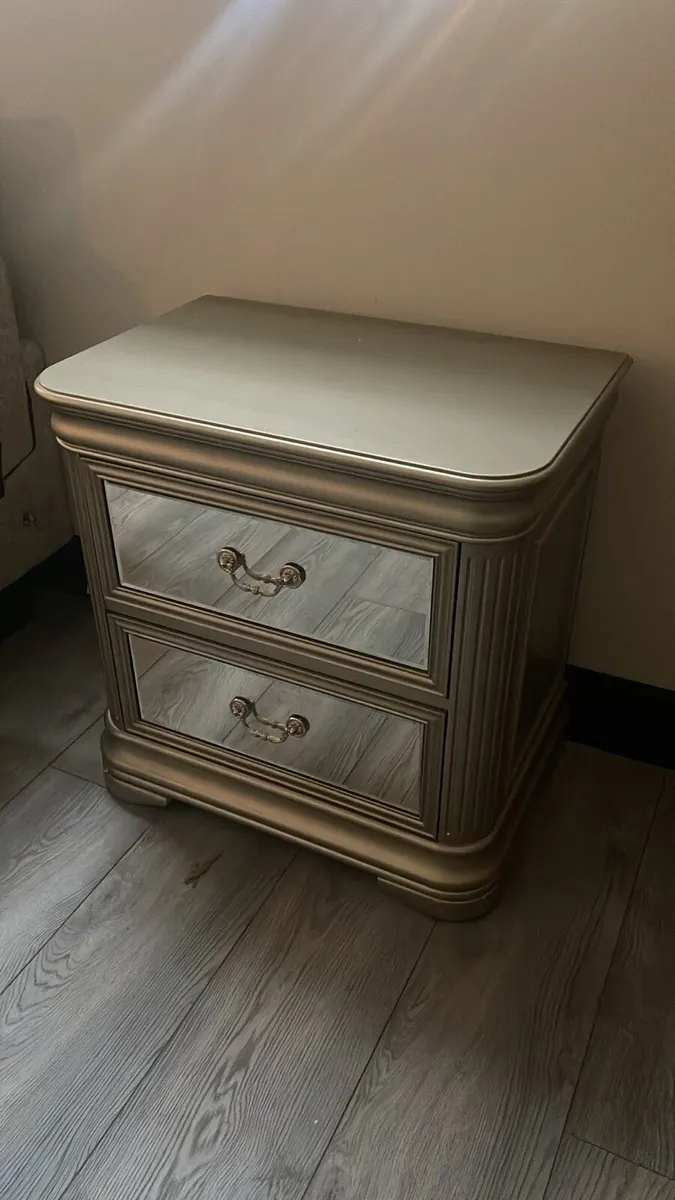 Bedside lockers - Image 2